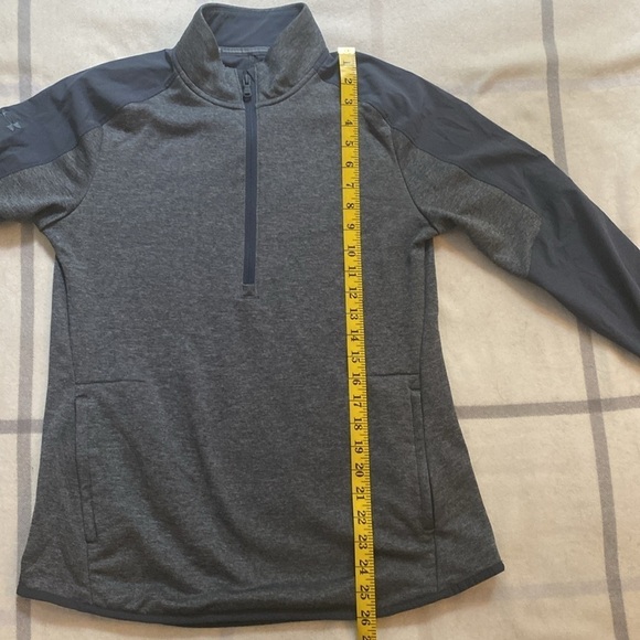 Under Armour Women's Graphite Gray Hybrid Quarter Zip Pullover. Size Medium - Picture 10 of 11